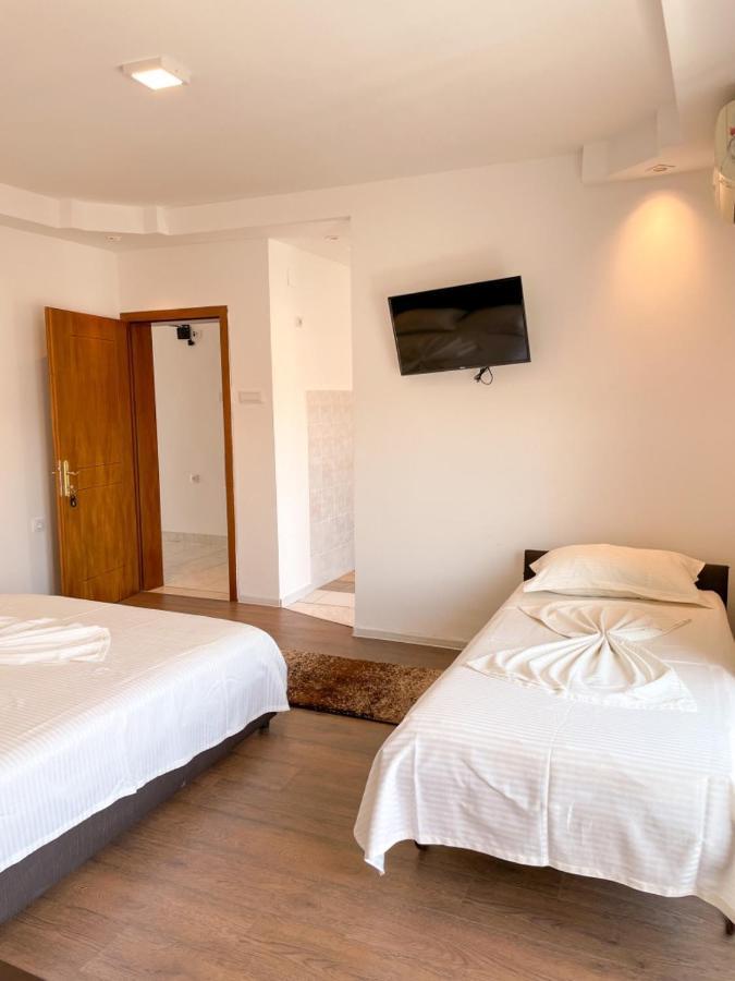 Casa Sinani Hotel Ulcinj Bagian luar foto