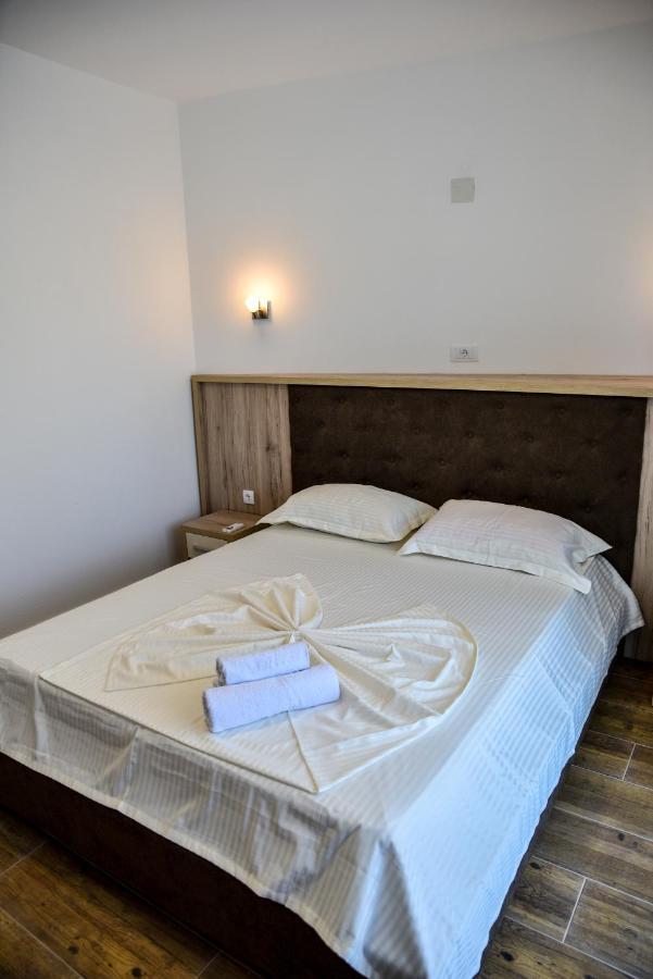 Casa Sinani Hotel Ulcinj Bagian luar foto