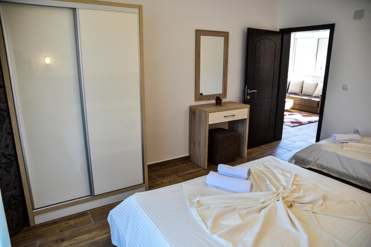 Casa Sinani Hotel Ulcinj Bagian luar foto