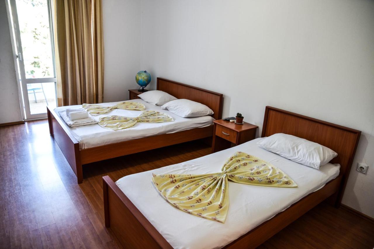 Casa Sinani Hotel Ulcinj Bagian luar foto